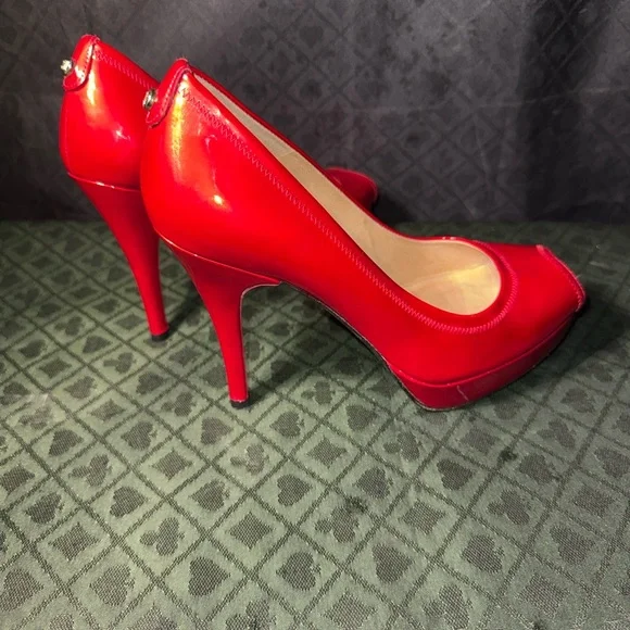 Stuart Weitzman Red Patent Leather Heels - Picture 3 of 16